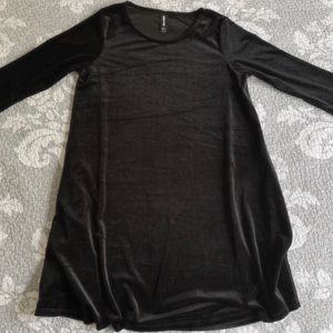 Agnes & Dora Black Velvet 3/4 Sleeve Swing Tunic